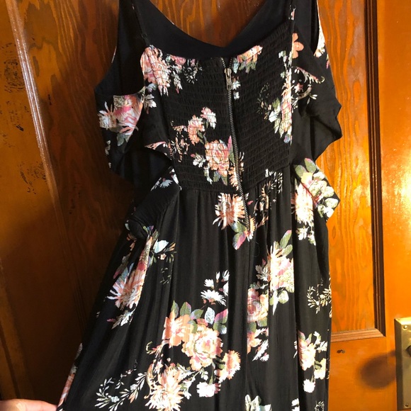 Flowered jumpsuit - Picture 3 of 3